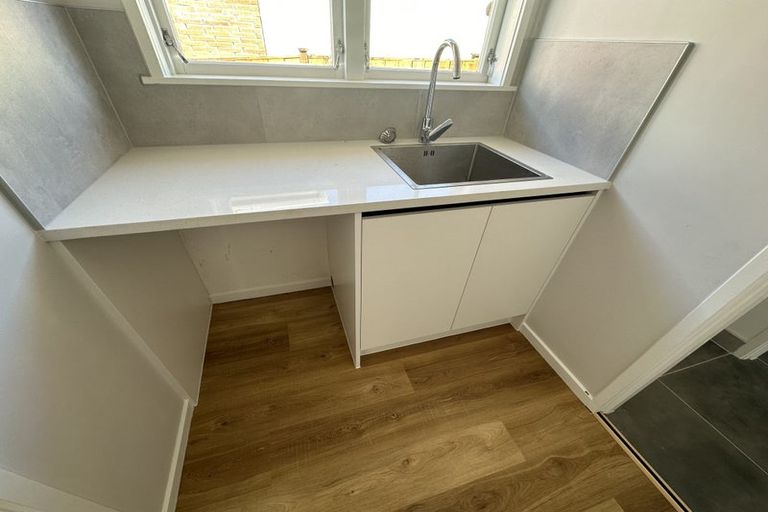 Photo of property in 25b Borrowdace Avenue, Botany Downs, Auckland, 2010