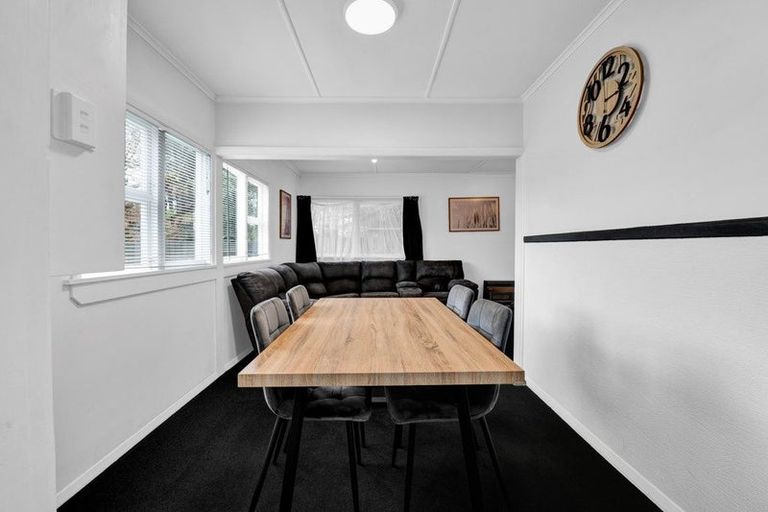 Photo of property in 59 Camberwell Road, Hawera, 4610