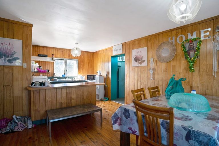 Photo of property in 639 Swanson Road, Swanson, Auckland, 0612