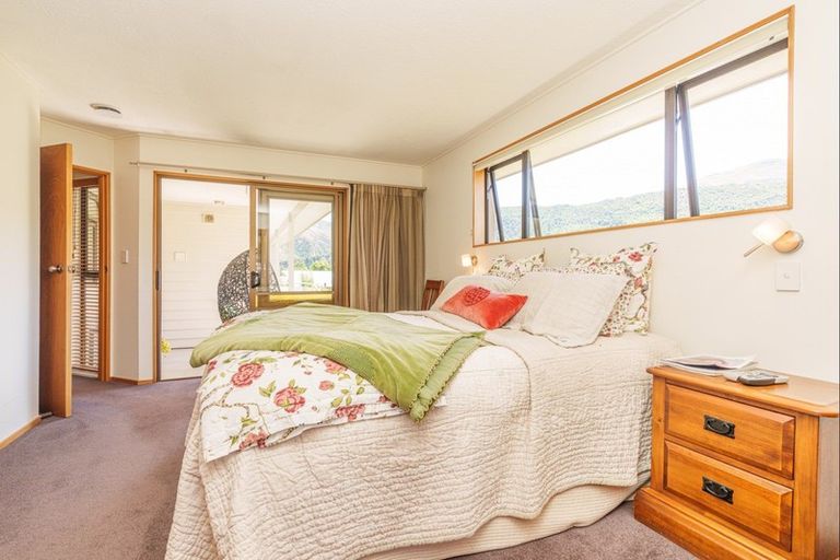 Photo of property in 22 Hood Crescent, Arrowtown, 9302