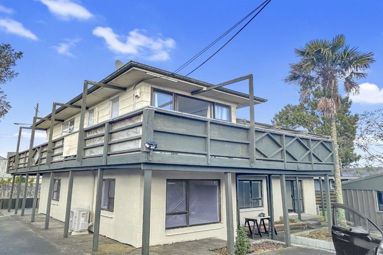 Photo of property in 7a Clayburn Road, Glen Eden, Auckland, 0602