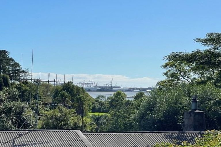 Photo of property in 73 Sutherland Road, Brookfield, Tauranga, 3110