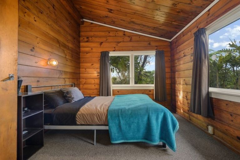 Photo of property in 3 Kemp Road, Massey, Auckland, 0614