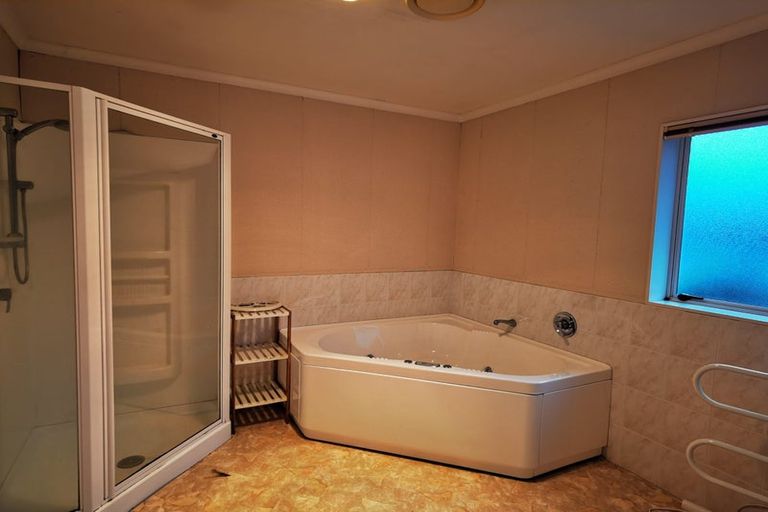 Photo of property in 23 Serrita Avenue, Sunnyhills, Auckland, 2010