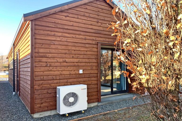 Photo of property in 21 Lauder Street, Lake Hayes, Queenstown, 9304