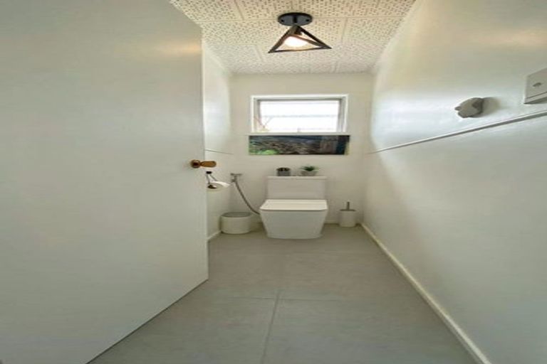 Photo of property in 22 Squirrel Lane, Browns Bay, Auckland, 0630