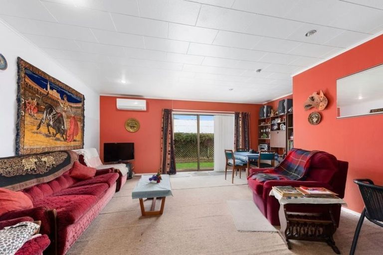 Photo of property in 2/42 Ebdentown Street, Ebdentown, Upper Hutt, 5018