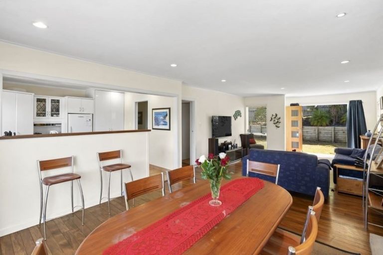 Photo of property in 20 Wyoming Avenue, Murrays Bay, Auckland, 0630