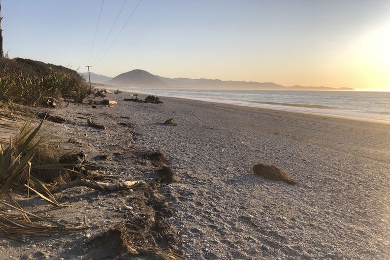 Photo of property in 25 Fox Moth Drive, Haast, 7886