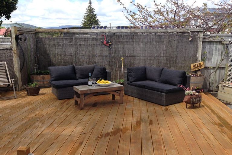 Photo of property in 27 Rauparaha Street, Waikanae Beach, Waikanae, 5036