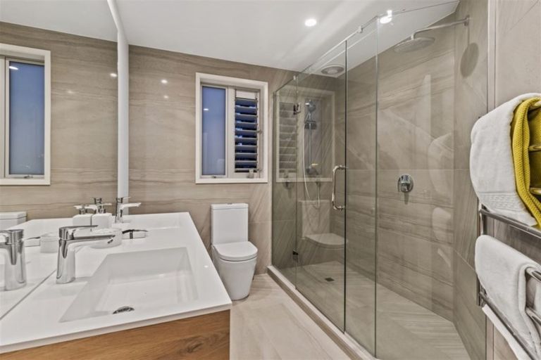 Photo of property in 1/56 Castor Bay Road, Castor Bay, Auckland, 0620