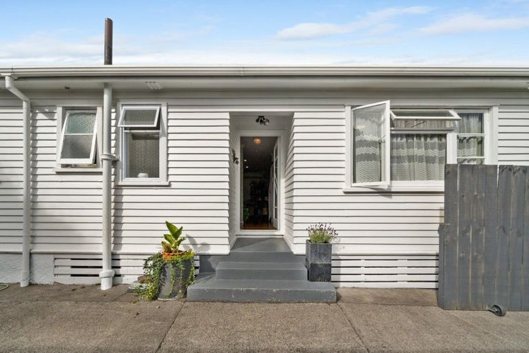 Photo of property in 2/5 Tokomaru Street, Welbourn, New Plymouth, 4312