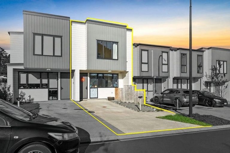 Photo of property in 10 Karoro Road, Flat Bush, Auckland, 2019