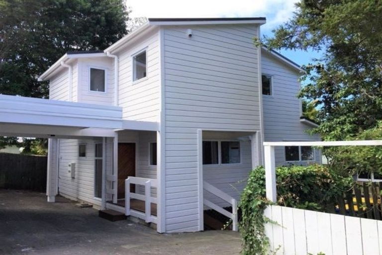 Photo of property in 4/32a Clayburn Road, Glen Eden, Auckland, 0602