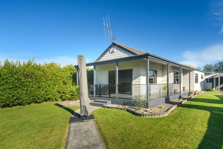 Photo of property in 6 Willowstream Grove, Cloverlea, Palmerston North, 4412