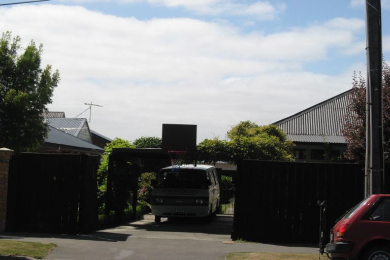 Photo of property in 4 Fovant Street, Russley, Christchurch, 8042