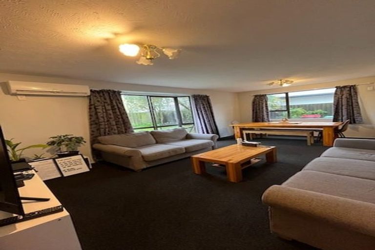 Photo of property in 12 Farm Lane, Parklands, Christchurch, 8083