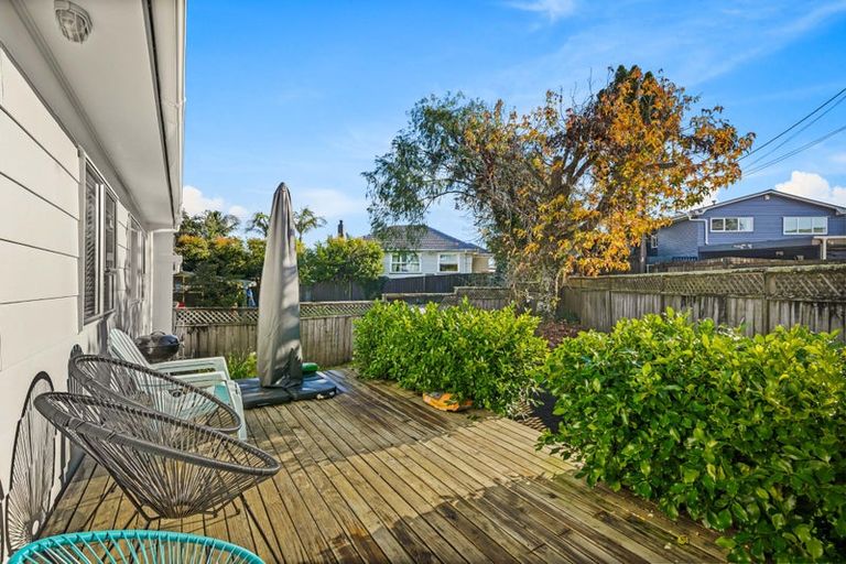 Photo of property in 1/31 Captain Scott Road, Glen Eden, Auckland, 0602