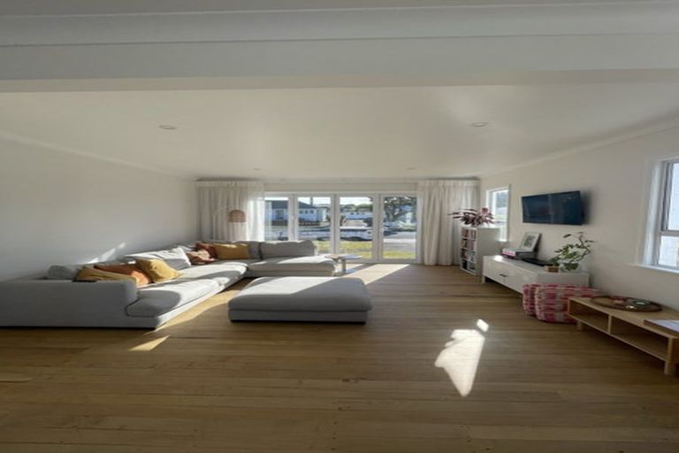 Photo of property in 25 Waimea Street, Westown, New Plymouth, 4310