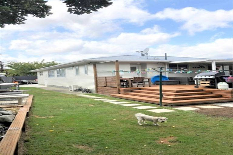 Photo of property in 16 Seattle Grove, Totara Park, Upper Hutt, 5018