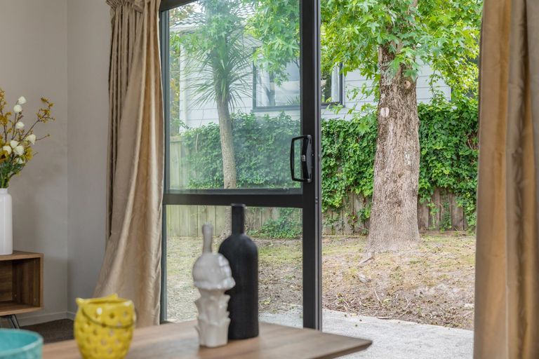 Photo of property in 105a Moire Road, West Harbour, Auckland, 0618