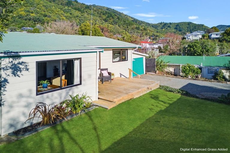 Photo of property in 47a Hampden Street, Picton, 7220