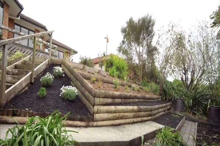 Photo of property in 143 Summerhill Drive, Fitzherbert, Palmerston North, 4410