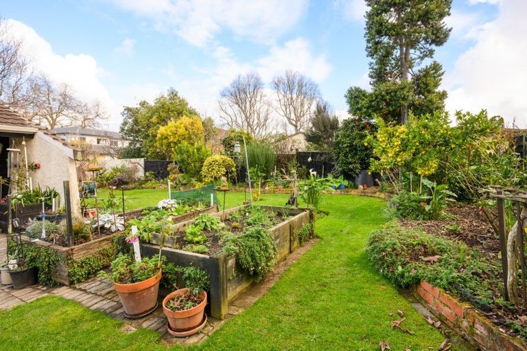 Photo of property in 19 Ashburn Lane, Awapuni, Palmerston North, 4412