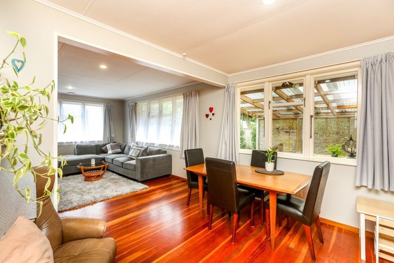 Photo of property in 1a Ward Place, Marfell, New Plymouth, 4310