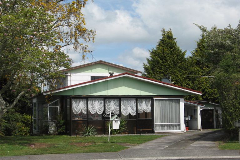 Photo of property in 16 Tirita Street, Kawaha Point, Rotorua, 3010