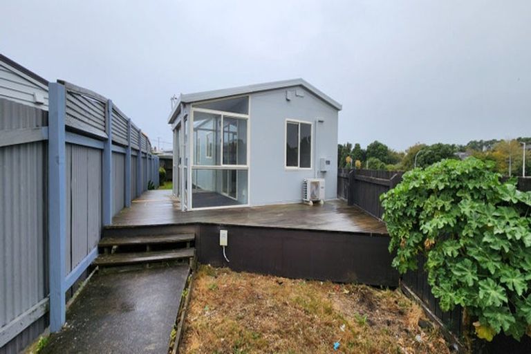 Photo of property in 9 Mahoe Street, Strandon, New Plymouth, 4312