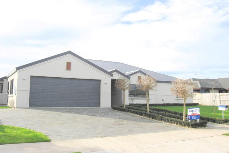 Photo of property in 43 Edenpark Drive, Rototuna North, Hamilton, 3210