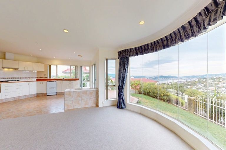 Photo of property in 16 Imran Terrace, Khandallah, Wellington, 6035