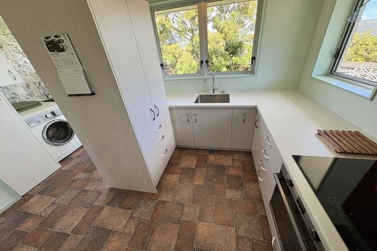 Photo of property in 68 Gurney Road, Kelson, Lower Hutt, 5010