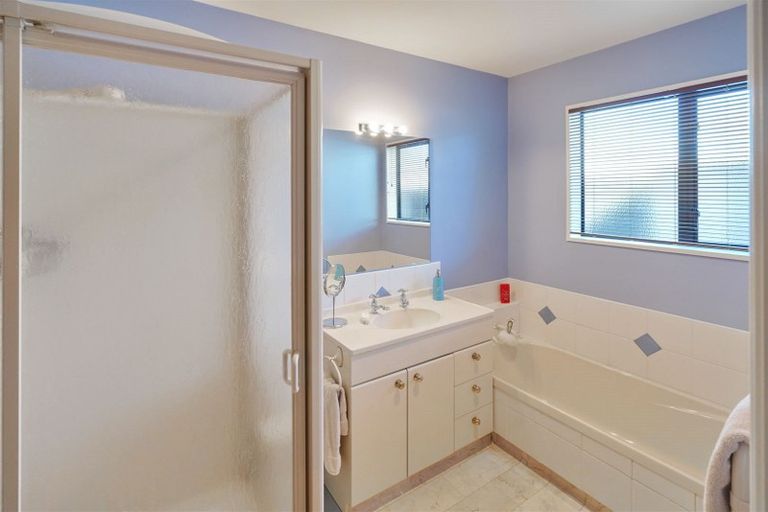 Photo of property in 2/112 Memorial Avenue, Burnside, Christchurch, 8053