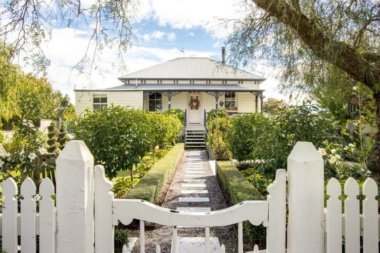 Photo of property in 12 Farndon Road, Clive, 4102