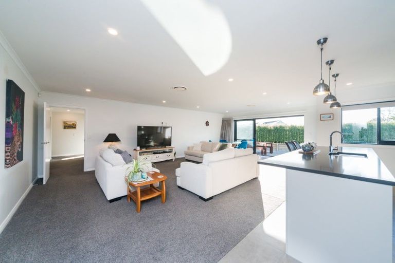 Photo of property in 5 Waimarama Court, Roslyn, Palmerston North, 4414