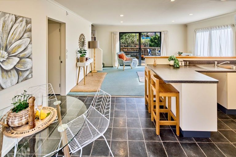 Photo of property in 13a Dale Road, Raumati South, Paraparaumu, 5032