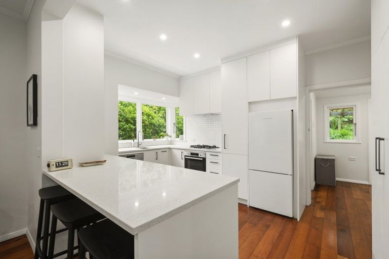 Photo of property in 16 Albemarle Road, Northland, Wellington, 6012