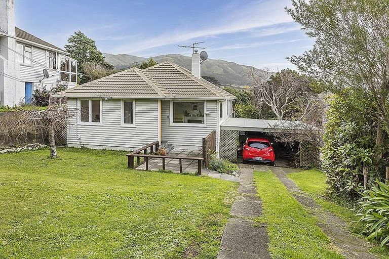 Photo of property in 61 Bell Street, Tawa, Wellington, 5028