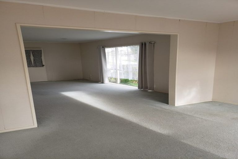 Photo of property in 1/1 Emma Court, Northpark, Auckland, 2013