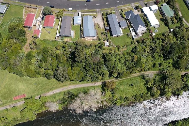 Photo of property in 68 Riversdale Drive, Merrilands, New Plymouth, 4312