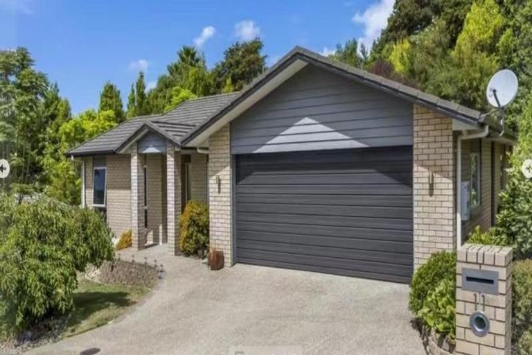 Photo of property in 11 Fendalton Place, Hatfields Beach, Orewa, 0931