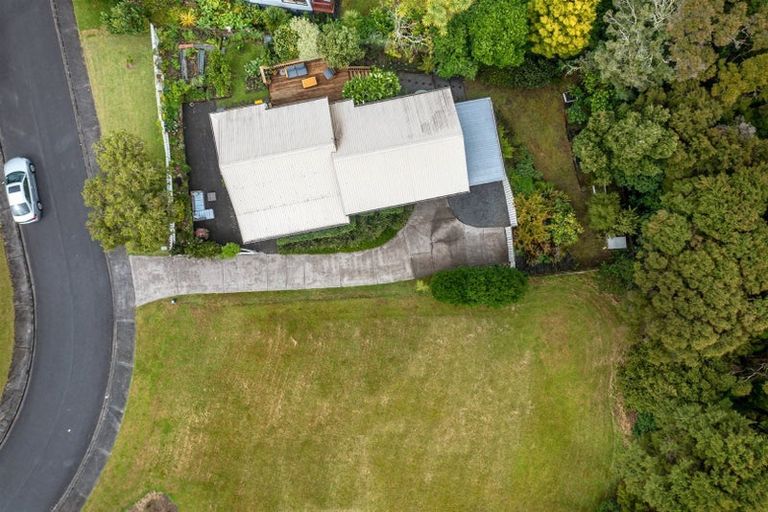 Photo of property in 3 Emery Grove, Bayview, Auckland, 0629