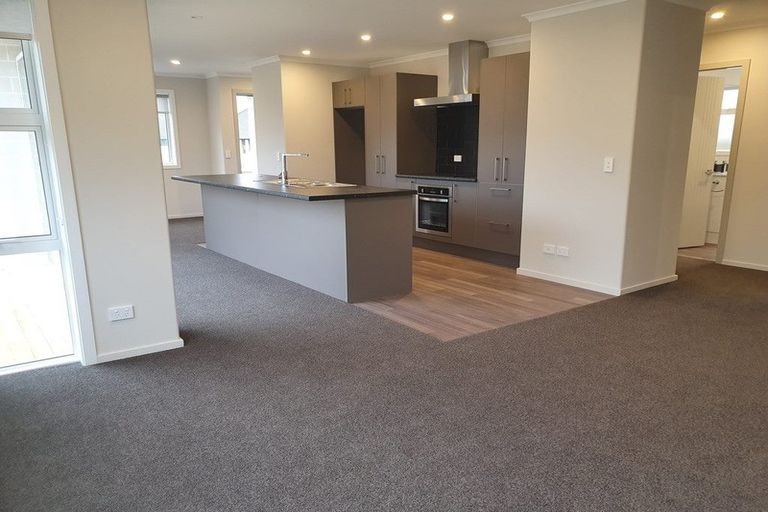 Photo of property in 43a Wainuiomata Road, Wainuiomata, Lower Hutt, 5014