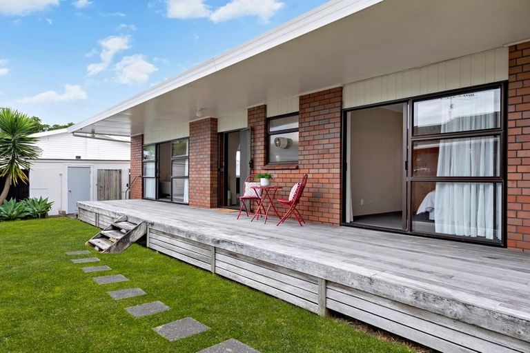 Photo of property in 10a Walmer Road, Point Chevalier, Auckland, 1022