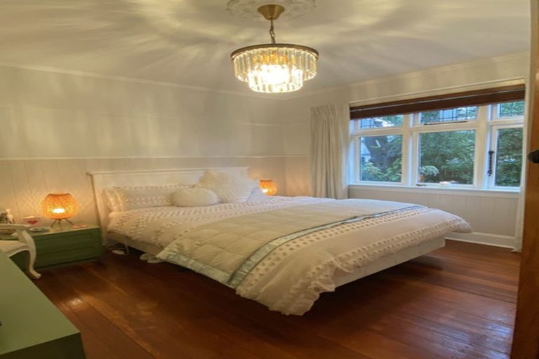 Photo of property in 12 Packe Street, Edgeware, Christchurch, 8013