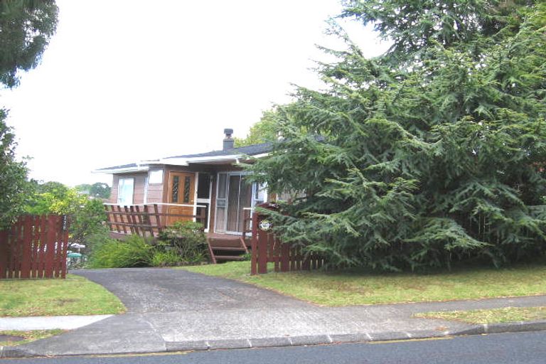 Photo of property in 226 Glamorgan Drive, Northcross, Auckland, 0630