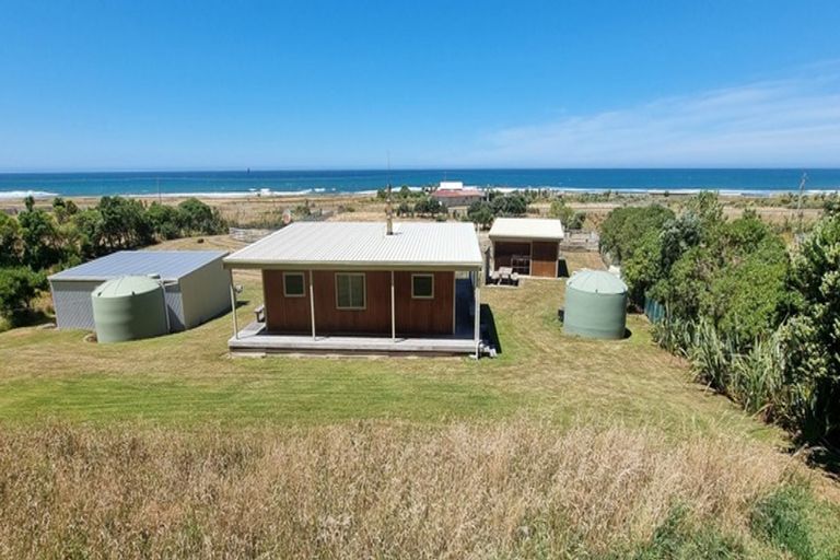 Photo of property in 402 Tora Farm Settlement Road, Tora, Martinborough, 5782