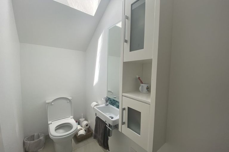 Photo of property in 70 Memorial Drive, Hamilton East, Hamilton, 3216